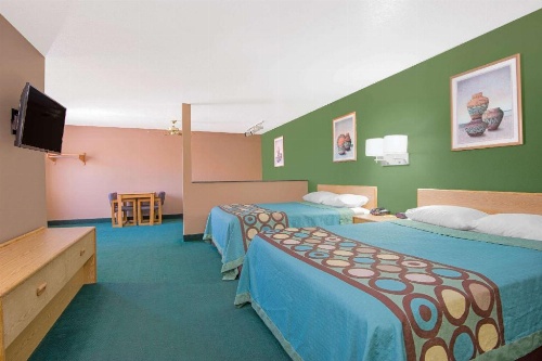 Super 8 by Wyndham Fort Sumner image 10