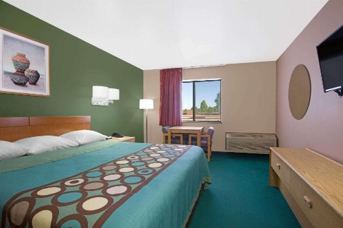 Super 8 by Wyndham Fort Sumner image 7
